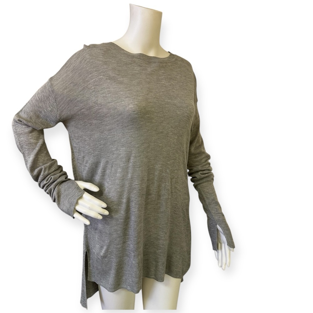 Lightweight Relaxed Long Sleeve Knit Top - Gray